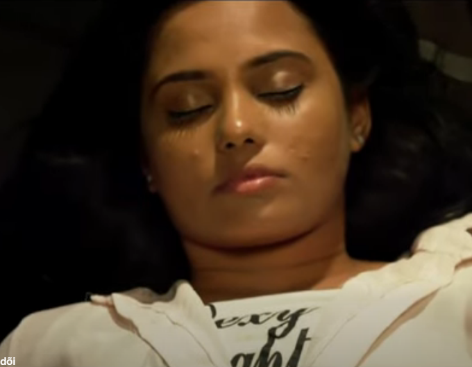 L1112003 अक लड़क बन सम बन Romantic Action Scene Danger Zone part2