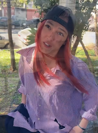 N1817004_Essa sem teto se tornou milionária por fazer coi_part2.mp4