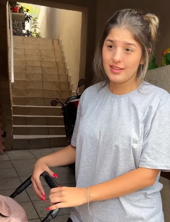 N1817013_Mãe doa todos os filhos para amante do marido_part2.mp4