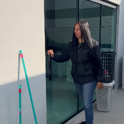 N1111007_Ela não concorda com relação que sua mãe tem, ol_part2.mp4