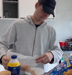 N1111005 Eles vão de visita casa do irmão, chegam dando part2