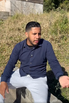 N1118021 Ela tinha um relacionamento com os dois amigos part2