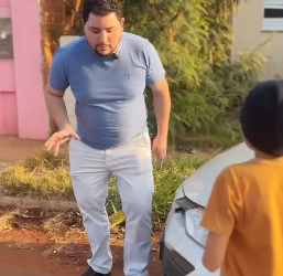 N1205015_Rapaz maltrata criança_part2.mp4