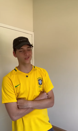 N1120008_Não queria dividir mesa com mãe do marido…_part2.mp4