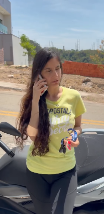 N1120009_seu marido comprou uma moto para sua amante._part2.mp4