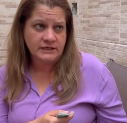 N1821012_Ela danificou celular para que sua mãe comprasse_part2.