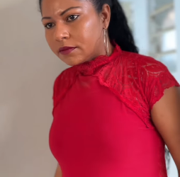 N1221003_Ela chegou se achando_part2.