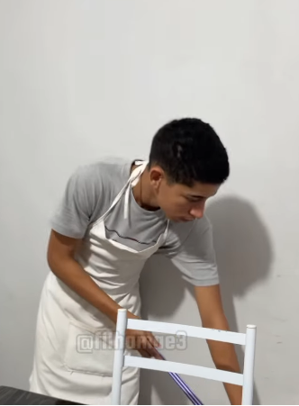 N1424003_Ele recebia só metade do salário olha oque ele_part2.