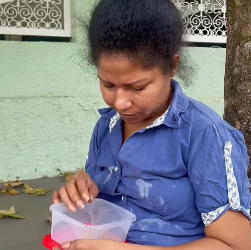 N1424004_Encontro de uma mãe com os filhos_part2.