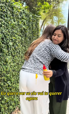 N1021018_Olha o que essa amiga fez com ela