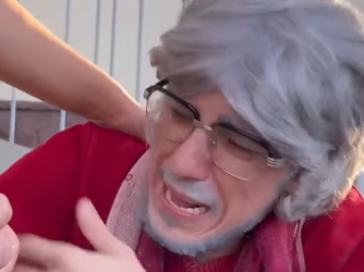 N0925017 Idoso pediu ajuda na porta da igreja foi empurra part2