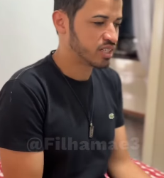 N1426009 Esposa não aceita que marido mexa em seu celular part2