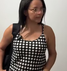 N1326013 Mãe viaja filho faz part2