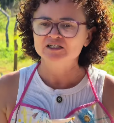 N2227008 Ela se acha melhor que part2