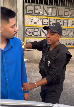 N2127014 Garçom arrisca vida pela cliente esse foi mo part2