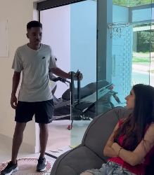 N1127009 Minha melhor amiga tem inveja de mim part2