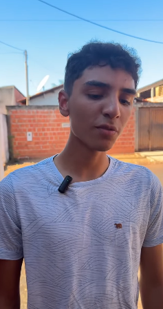 N1311002_que esses netos fizeram emocionou avó!_part2.mp4