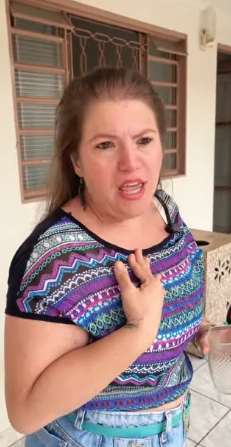 N1216003 Filha nega comida pr part2