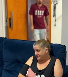 N1820017_mãe pega dinheiro da primeira parcela da casa_part2