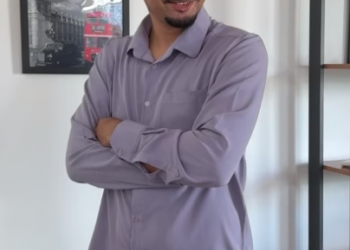 N1812016_Ele pediu demissão da empresa porque se apaixonou por uma estranha_part2
