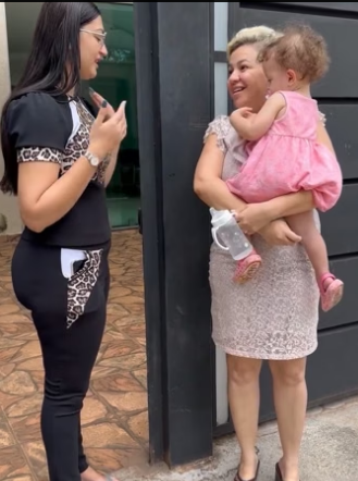 N1015007_Ela se tornou milionária quando seu marido a deixou por outra mulher quando seu bebê ainda era um re_part2